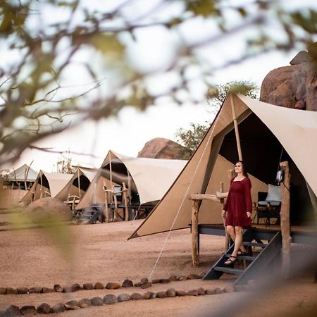 Twyfelfontein Adventure Camp Villa Khorixas Eksteriør billede