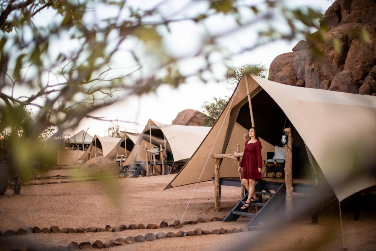 Twyfelfontein Adventure Camp Villa Khorixas Eksteriør billede